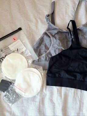 Momcozy Black Bra( Grey Is Free!)